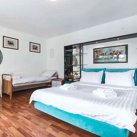 Apartment In With One-bedroom 36 *