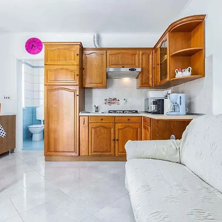 In With One-bedroom 36 *